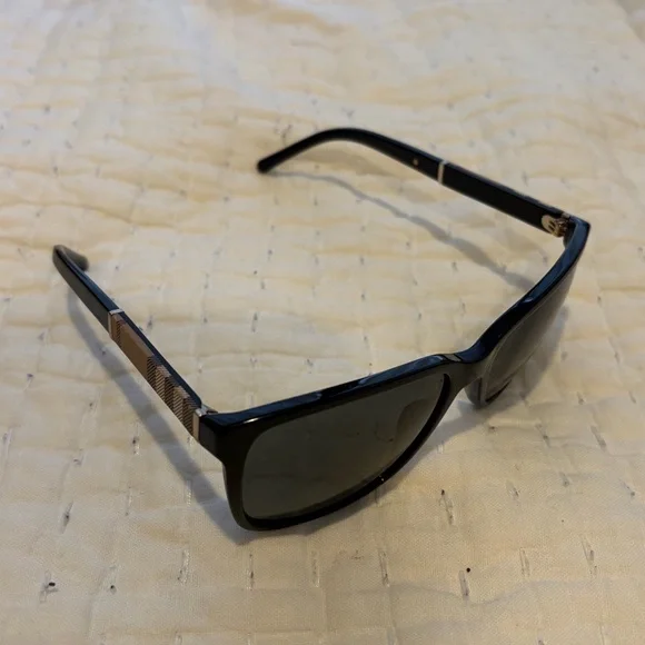 Burberry Black Sunglasses